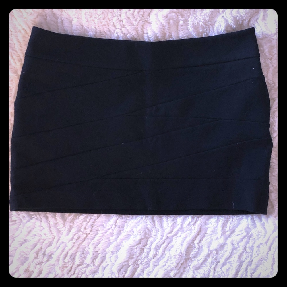 Express Mini Skirt Side zip Black size 4